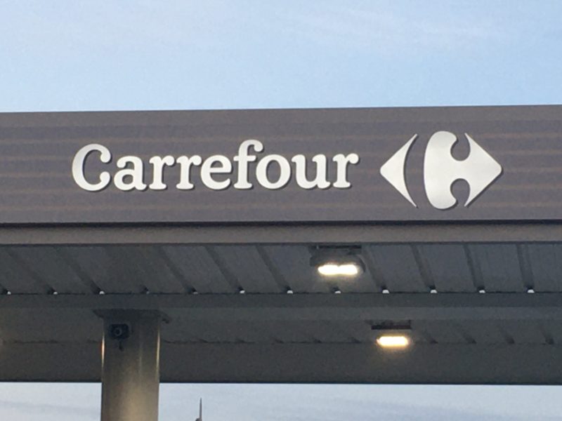 Carrefour, Casino… Comment font-ils pour tirer leur épingle du jeu de l’inflation?