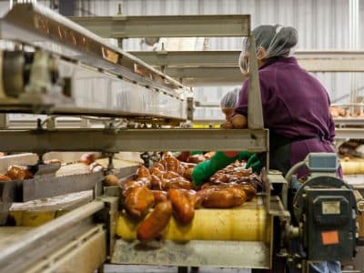 Les travailleurs étrangers : une main d’œuvre indispensable pour les IAA bretonnes